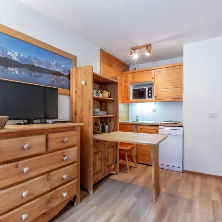 Agreable Avec Wifi, Parking, Aux Pieds Des Pistes Et Au Coeur Du Village - Fr-1-694-174 *